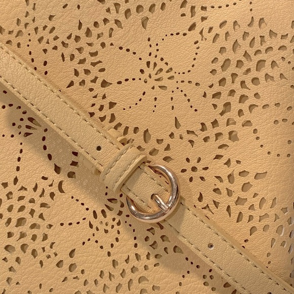 5/$25 LC Lauren Conrad Yellow Crossbody - Picture 10 of 10